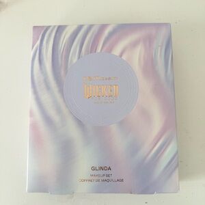 r.e.m beauty Wicked Glinda Makeup Set